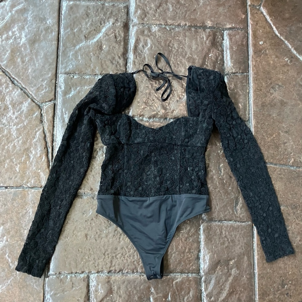 x REVOLVE Zayleigh Bodysuit in Black like new